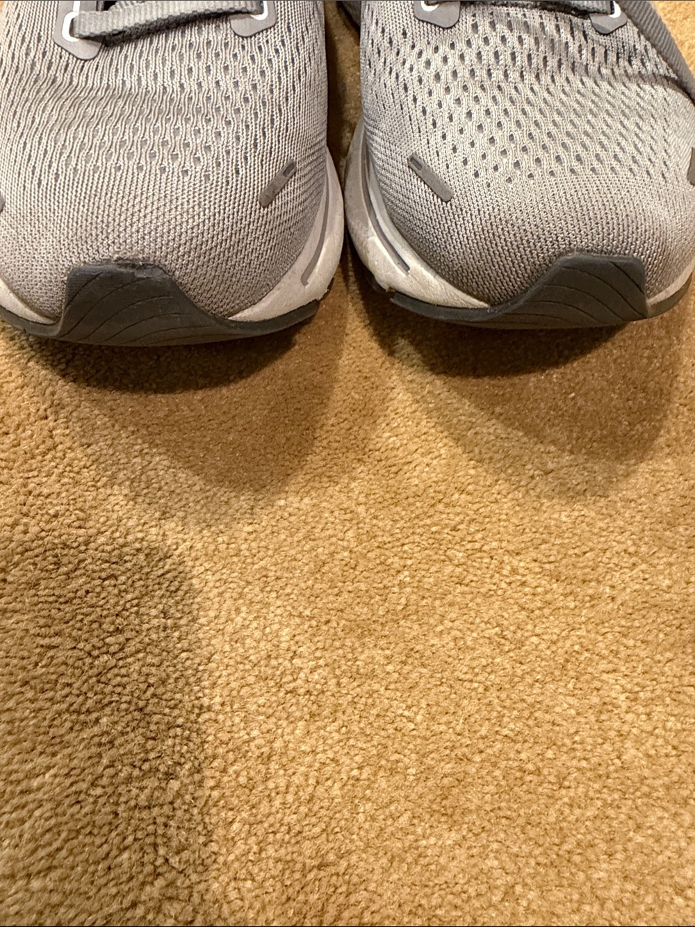 BROOKS GHOST 14 GRAY AND WHITE ATHLETIC SHOES  SIZE 10.5 - Picture 7 of 10